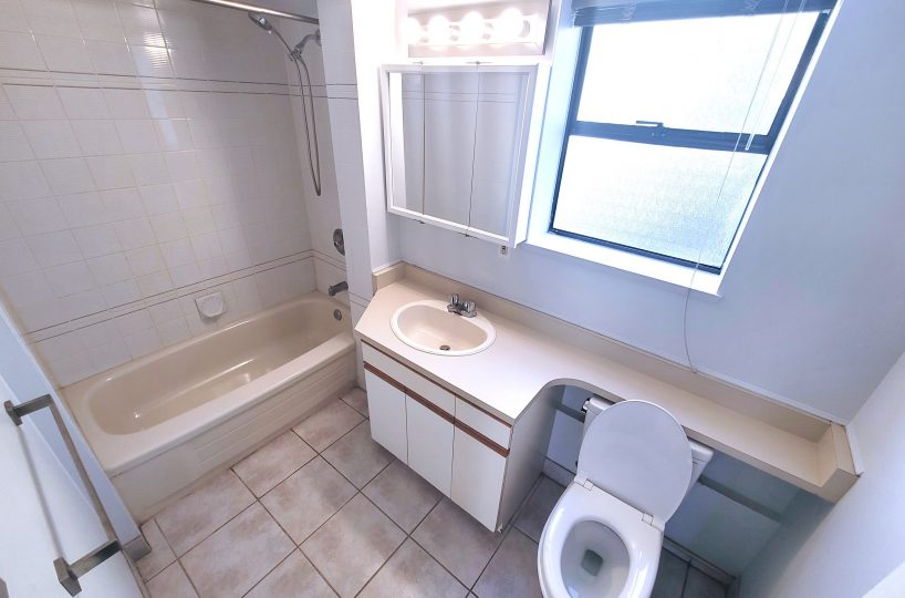 1906 Westview Drive - Garden Suite, North Vancouver, BC  V7M3A9