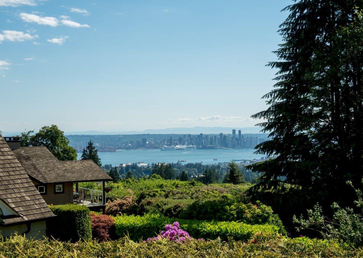 3884 Lonsdale Avenue, North Vancouver BC V7N 3K6