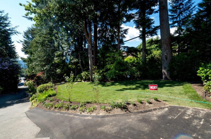3884 Lonsdale Avenue, North Vancouver BC V7N 3K6