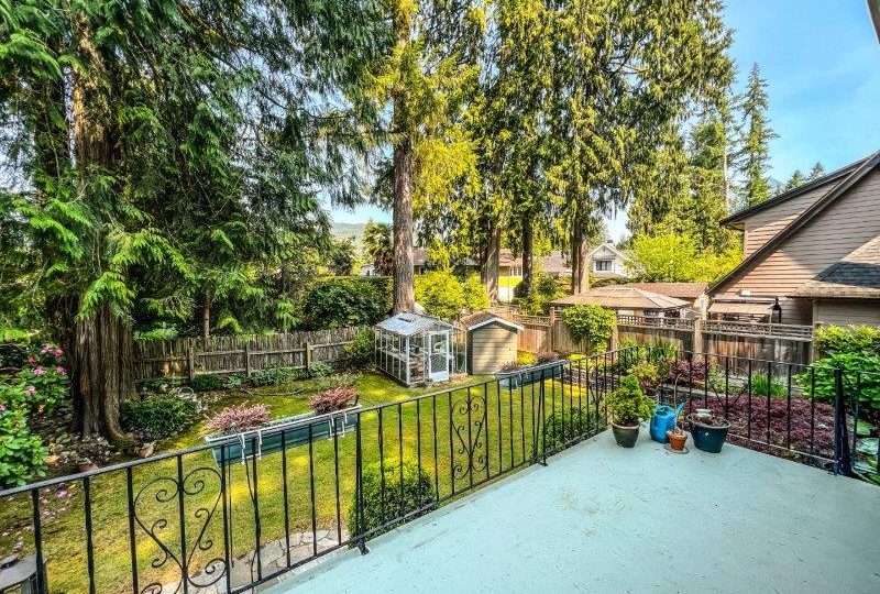 4345 Capilano Road, North Vancouver BC V7R 4J8