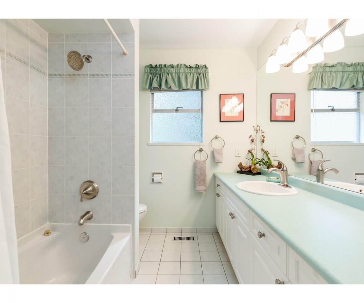 4345 Capilano Road, North Vancouver BC V7R 4J8
