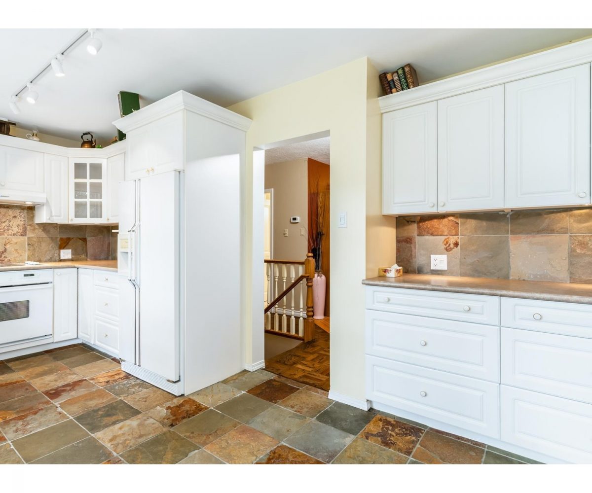 4345 Capilano Road, North Vancouver BC V7R 4J8