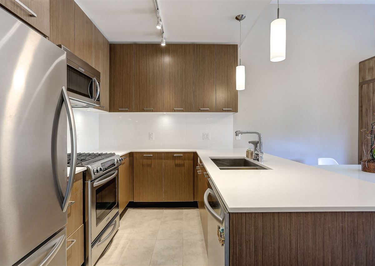 #404 – 1177 Marine Drive, North Vancouver V7P 1T1