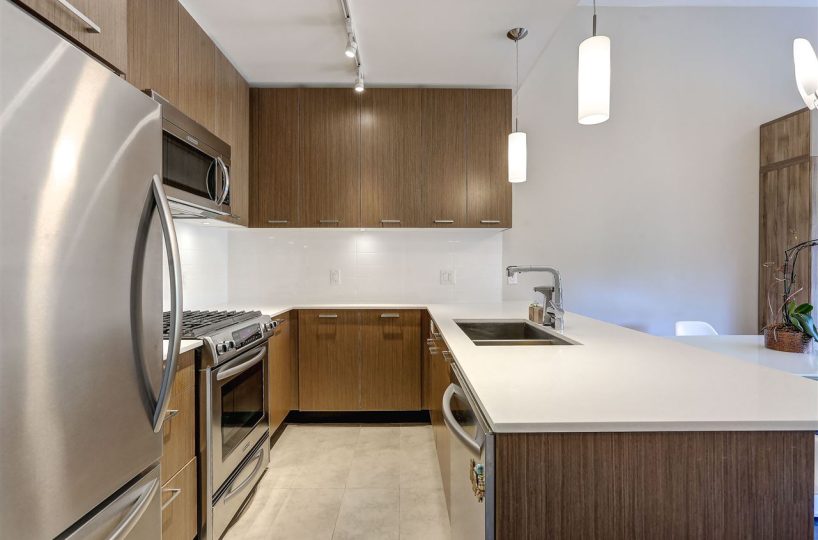 #404 – 1177 Marine Drive, North Vancouver V7P 1T1