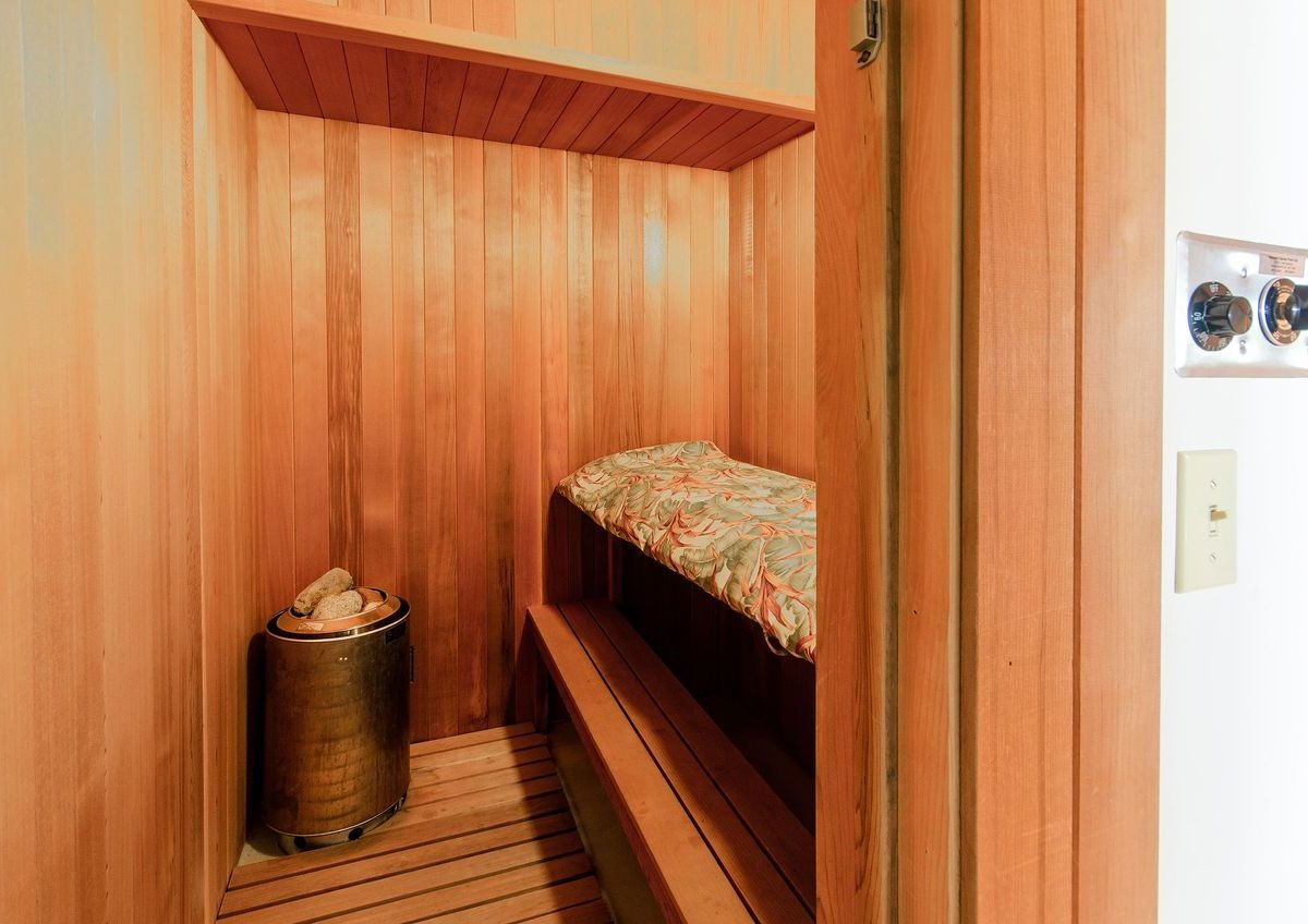 1170 Eyremount Drive, West Vancouver, BC V7S 2C5