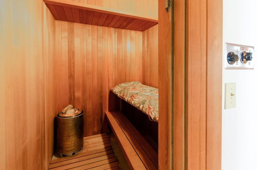 1170 Eyremount Drive, West Vancouver, BC V7S 2C5