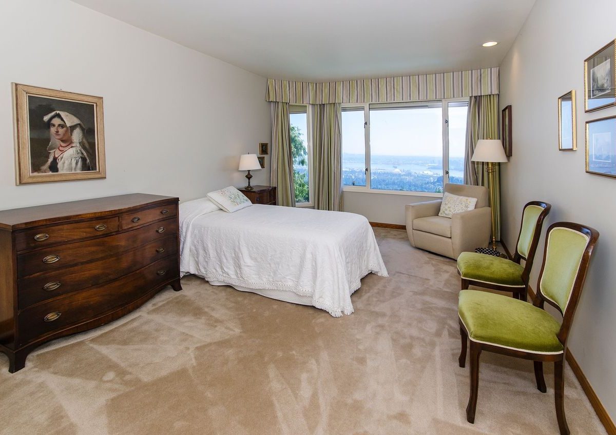 1170 Eyremount Drive, West Vancouver, BC V7S 2C5