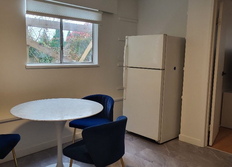 1370 -11th Street, West Vancouver, BC V7T 2M9-Ground Level