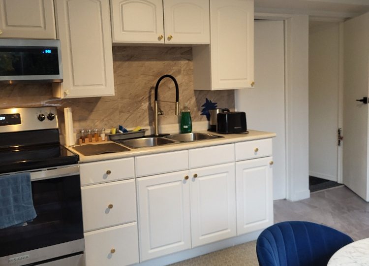 1370 -11th Street, West Vancouver, BC V7T 2M9-Ground Level