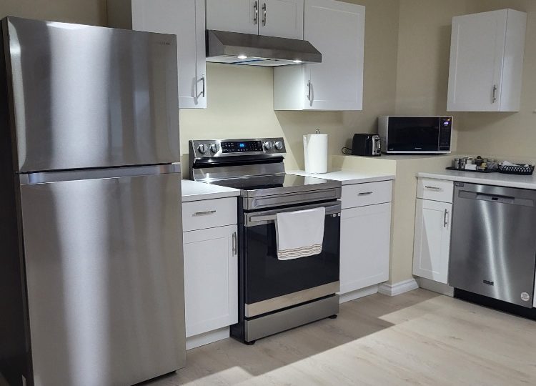 3911 Blantyre Place, North Vancouver, BC V7G 2G5