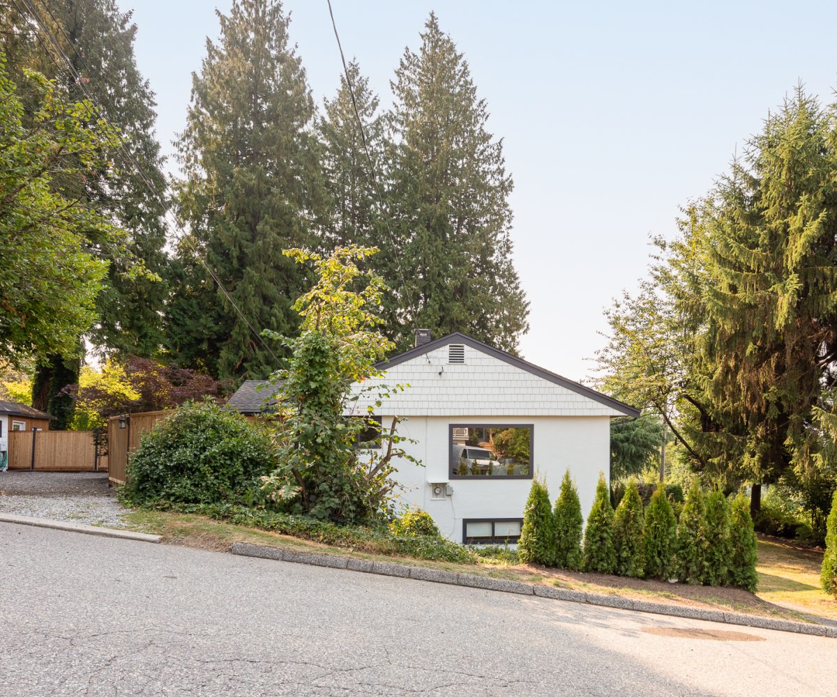 111 Kensington Road East., North Vancouver, BC V7N 1P2