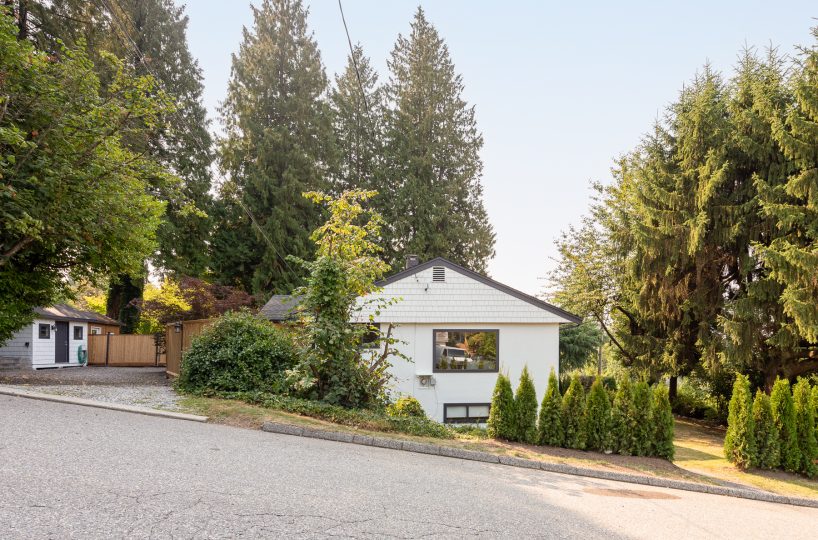 111 Kensington Road East., North Vancouver, BC V7N 1P2