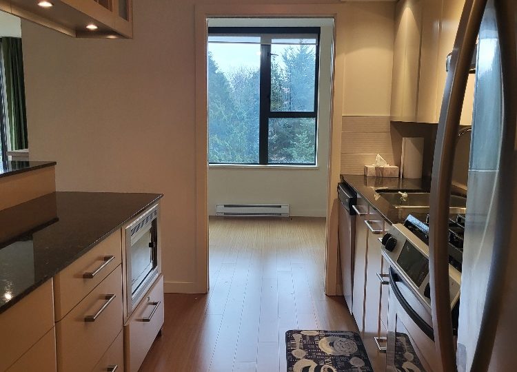 501-683 Victoria Park W. North Vancouver, BC