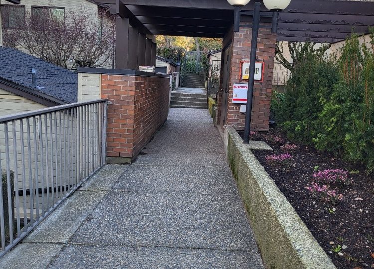 1363 Clyde Ave., West Vancouver, BC V7T 2W9