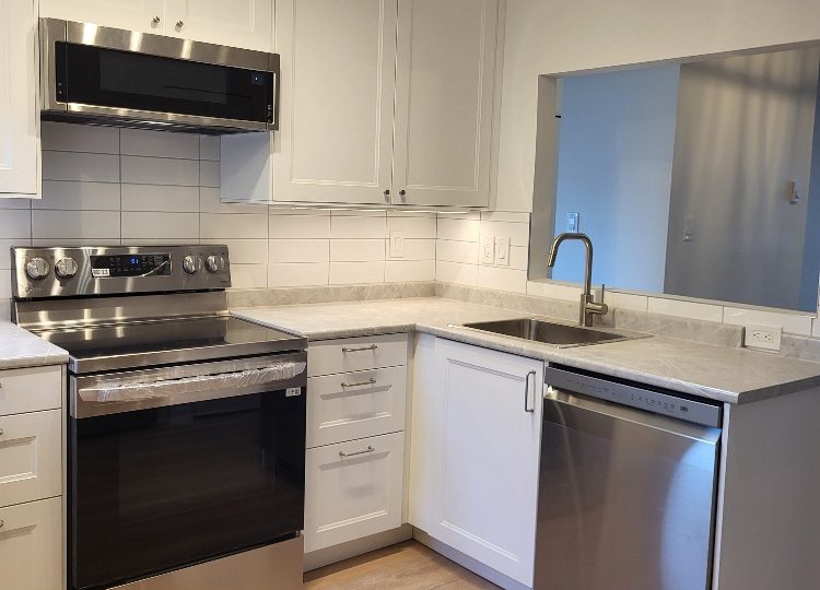 1363 Clyde Ave., West Vancouver, BC V7T 2W9