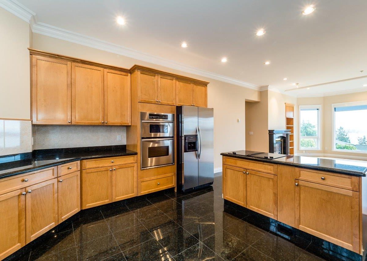 2326 Orchard Lane, West Vancouver V7V 4X6