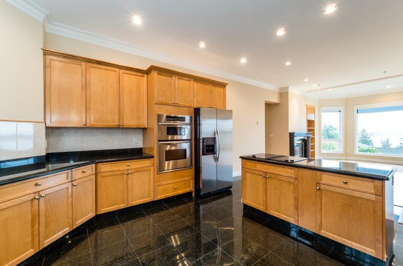 2326 Orchard Lane, West Vancouver V7V 4X6