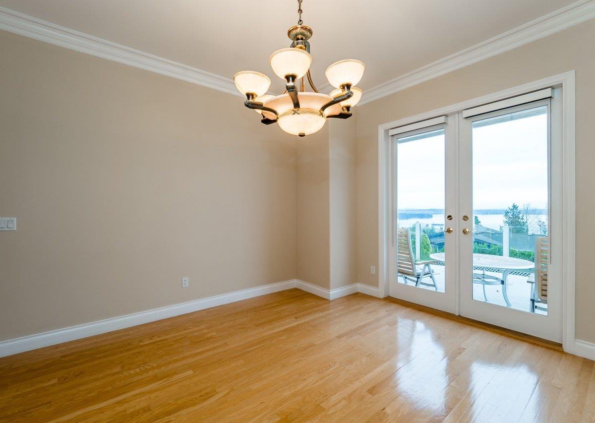 2326 Orchard Lane, West Vancouver V7V 4X6