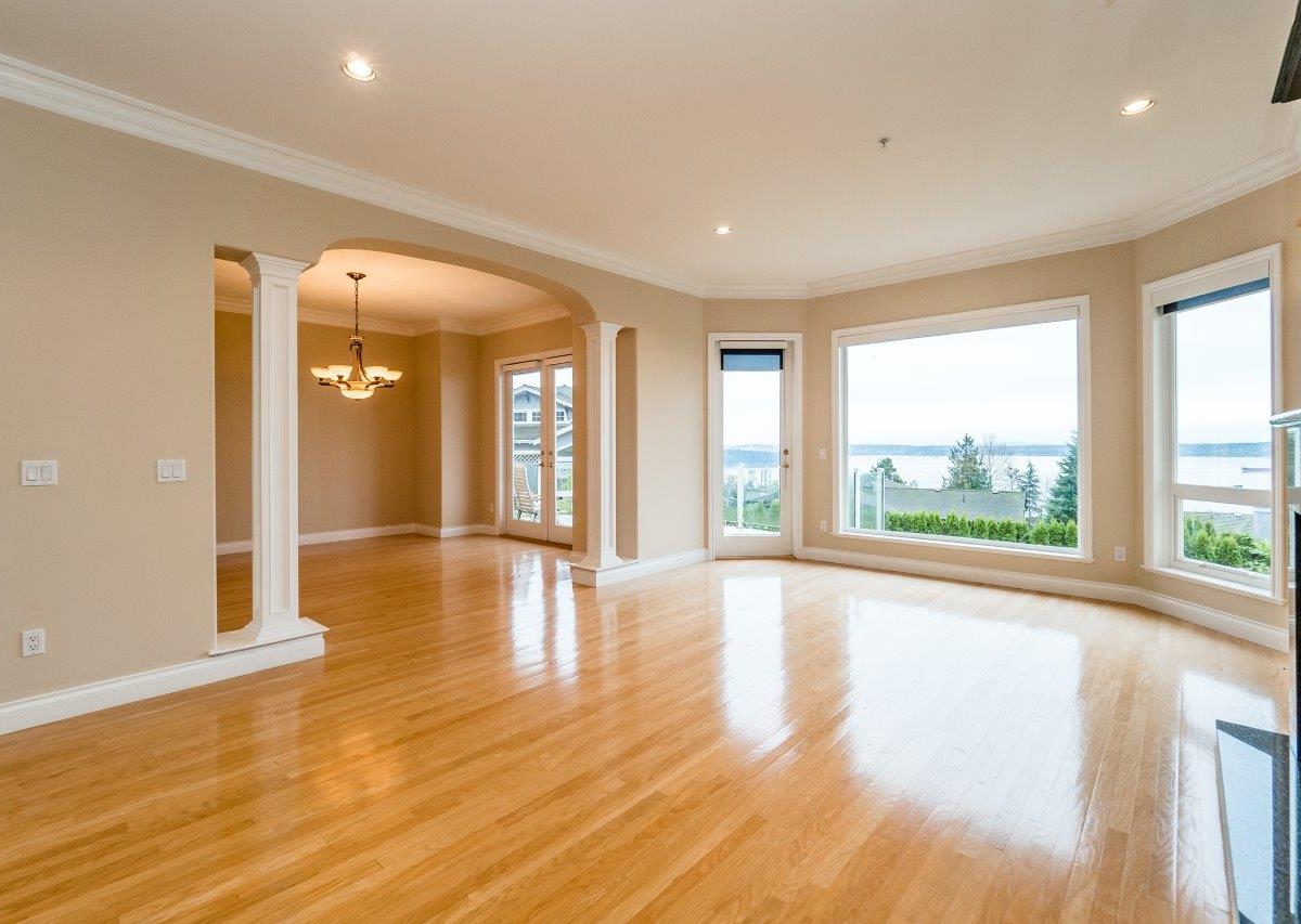 2326 Orchard Lane, West Vancouver V7V 4X6