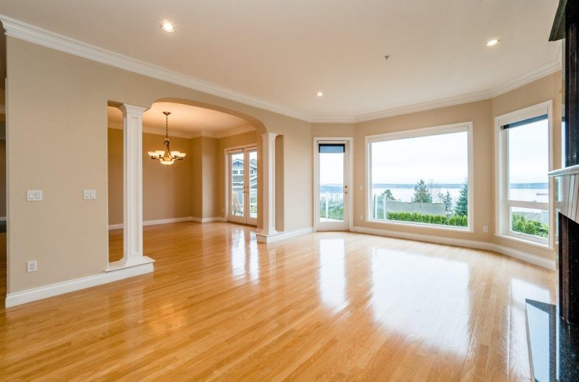 2326 Orchard Lane, West Vancouver V7V 4X6