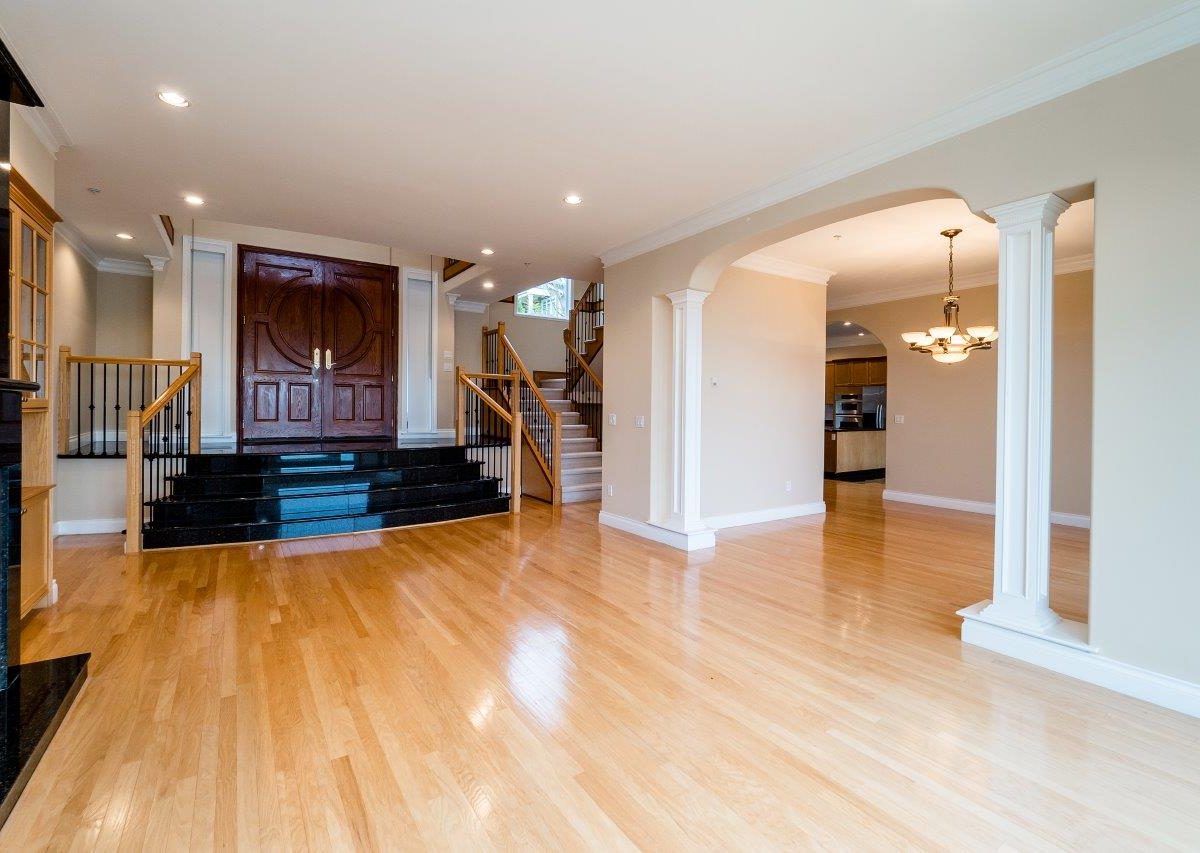 2326 Orchard Lane, West Vancouver V7V 4X6