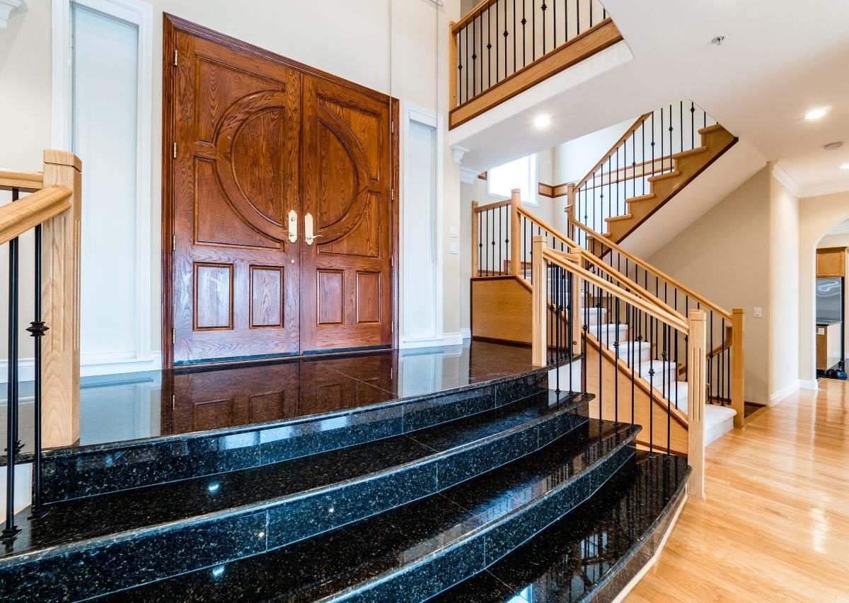 2326 Orchard Lane, West Vancouver V7V 4X6