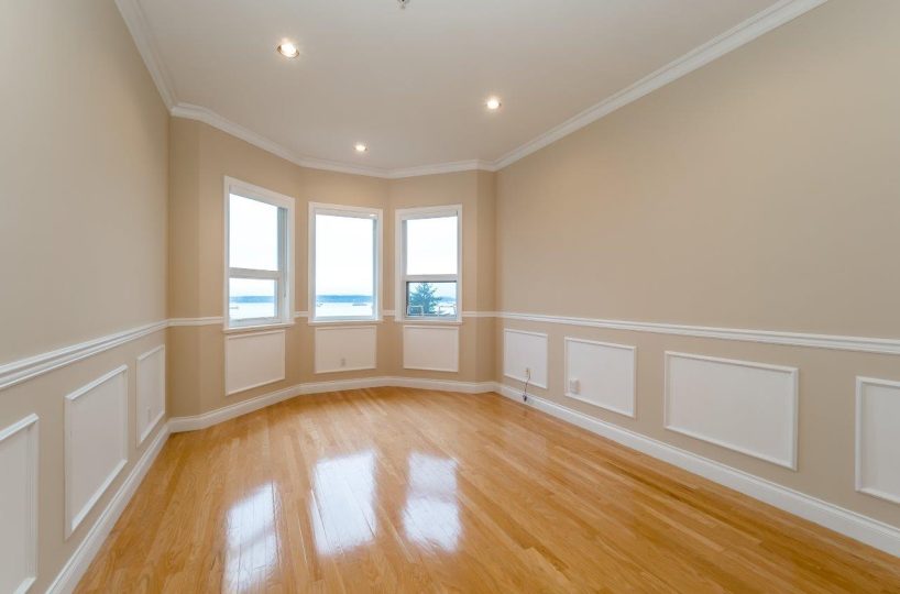 2326 Orchard Lane, West Vancouver V7V 4X6
