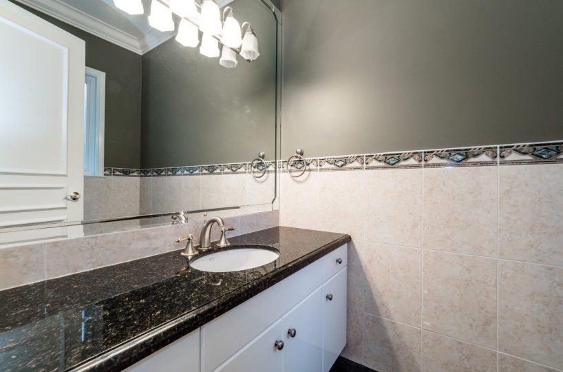 2326 Orchard Lane, West Vancouver V7V 4X6