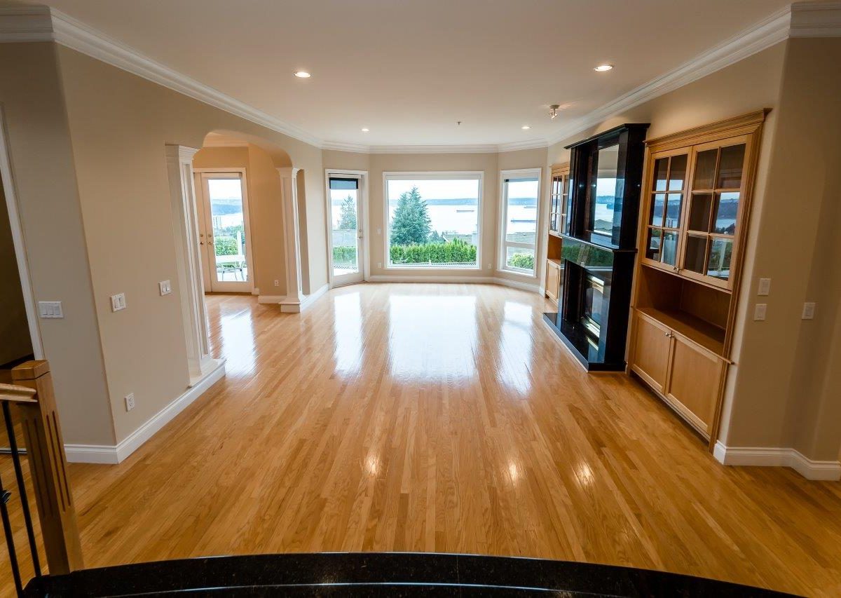 2326 Orchard Lane, West Vancouver V7V 4X6