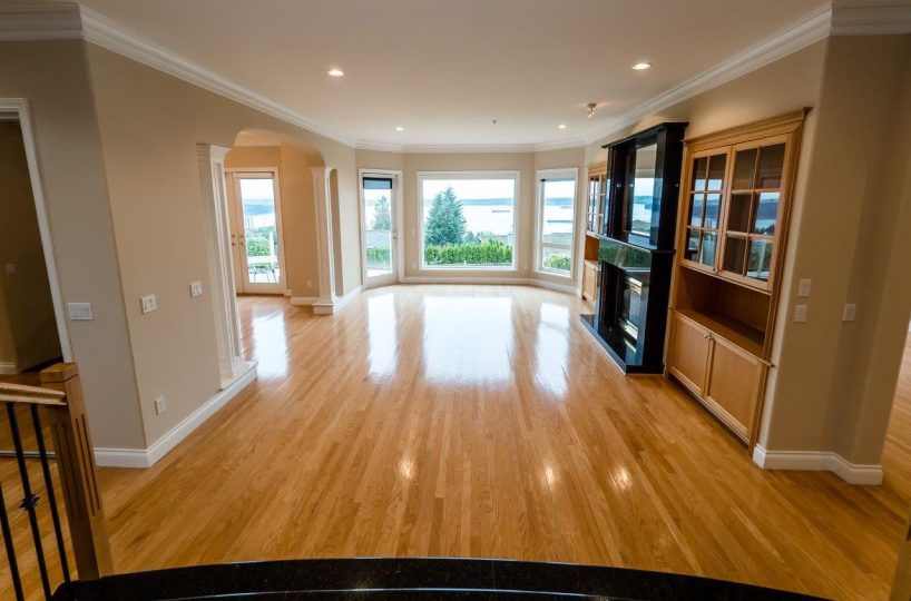 2326 Orchard Lane, West Vancouver V7V 4X6