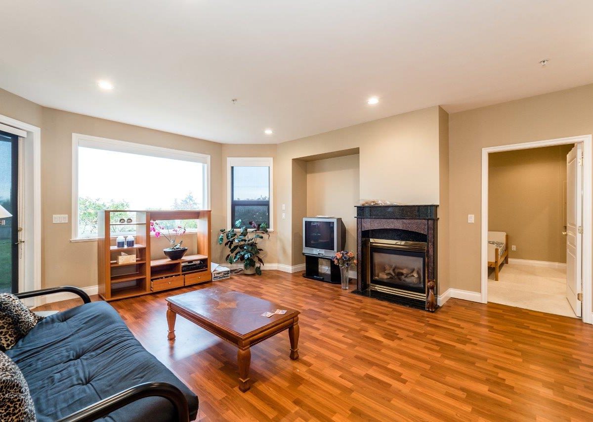 2326 Orchard Lane, West Vancouver V7V 4X6