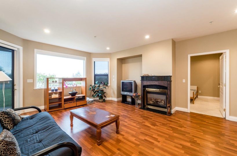 2326 Orchard Lane, West Vancouver V7V 4X6