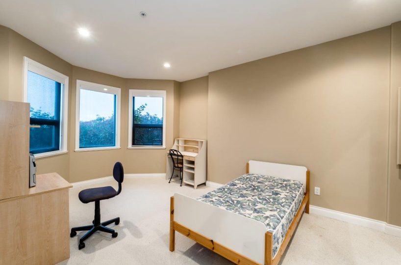 2326 Orchard Lane, West Vancouver V7V 4X6