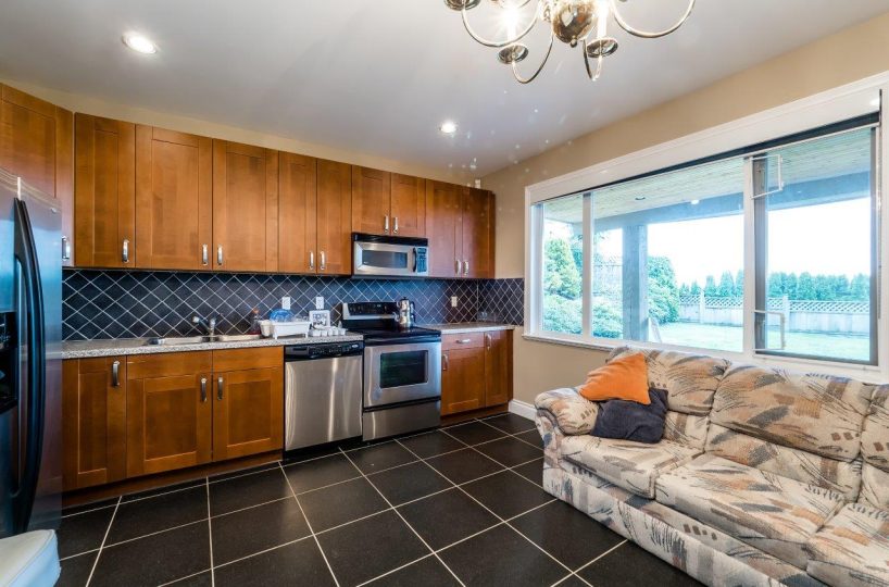 2326 Orchard Lane, West Vancouver V7V 4X6