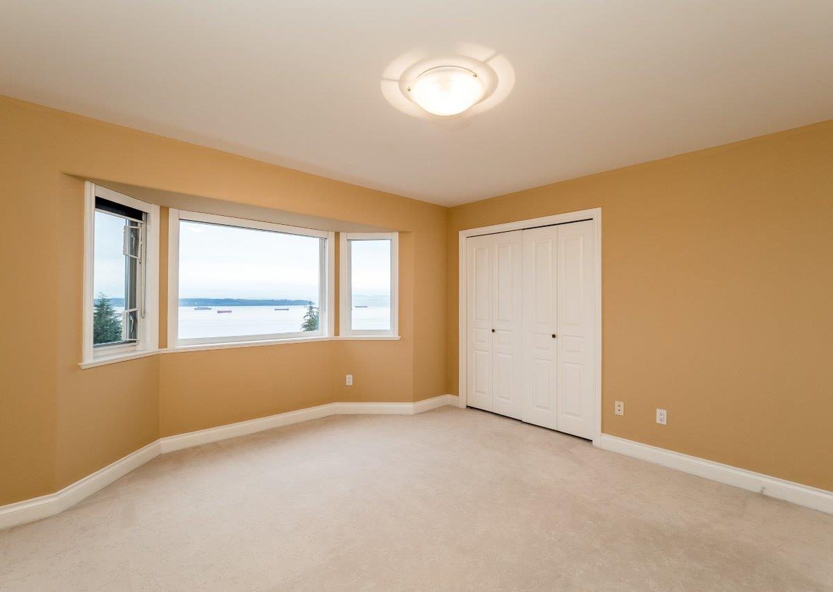 2326 Orchard Lane, West Vancouver V7V 4X6