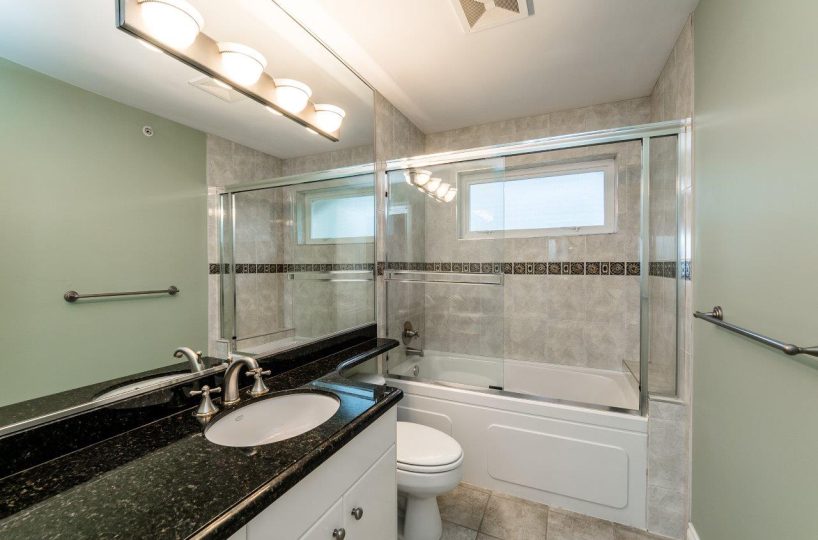 2326 Orchard Lane, West Vancouver V7V 4X6