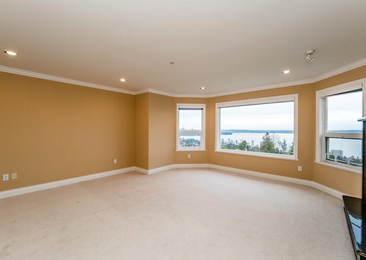 2326 Orchard Lane, West Vancouver V7V 4X6