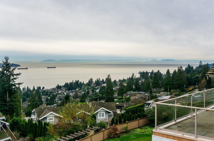 2326 Orchard Lane, West Vancouver V7V 4X6