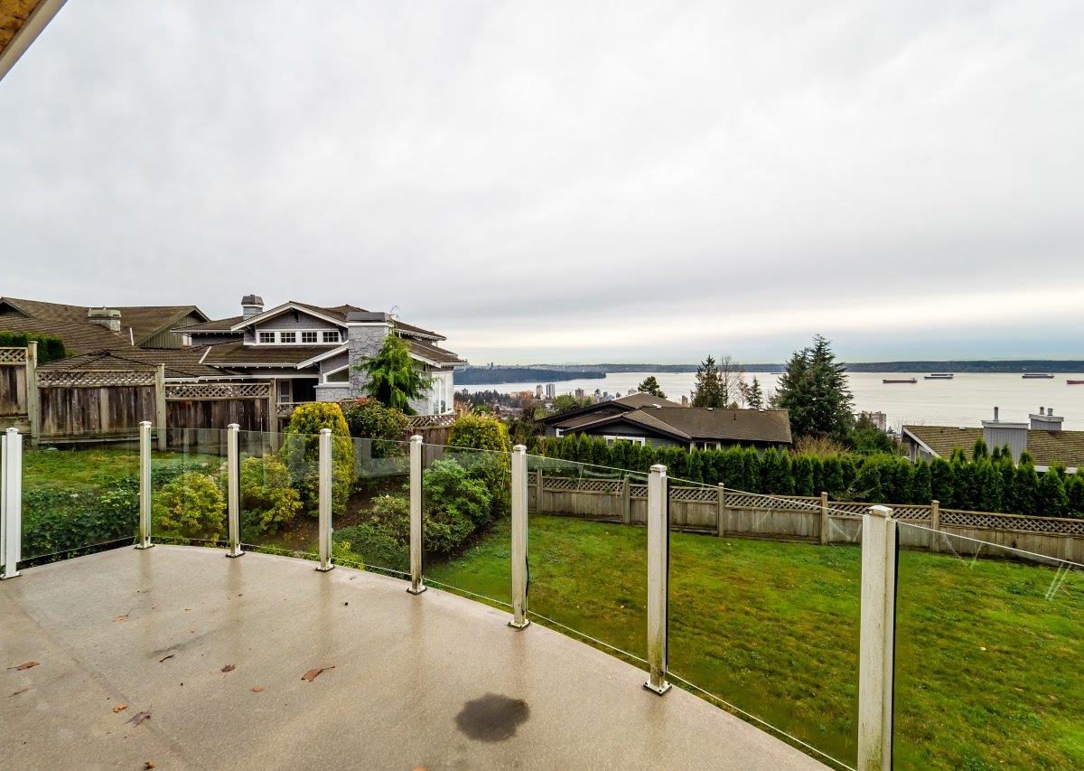 2326 Orchard Lane, West Vancouver V7V 4X6