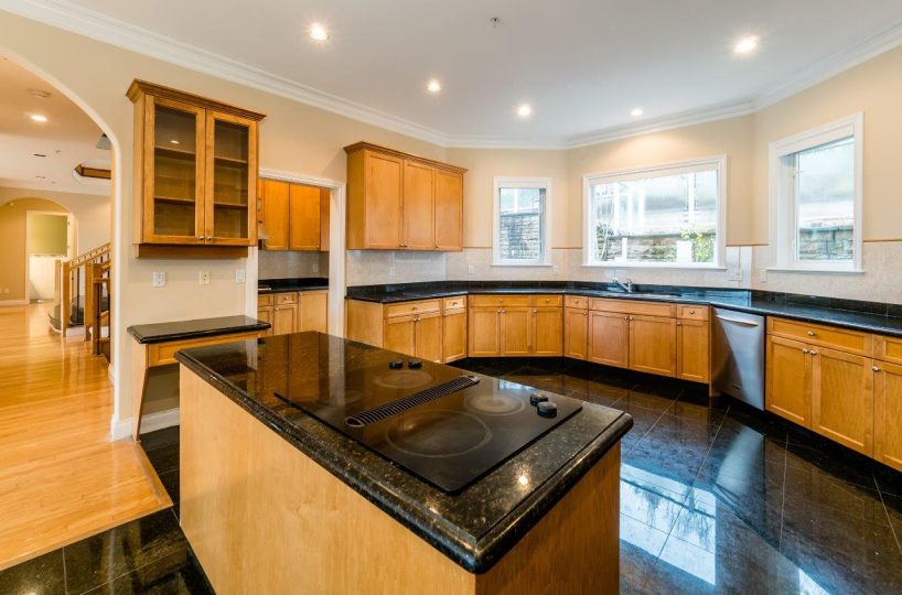 2326 Orchard Lane, West Vancouver V7V 4X6