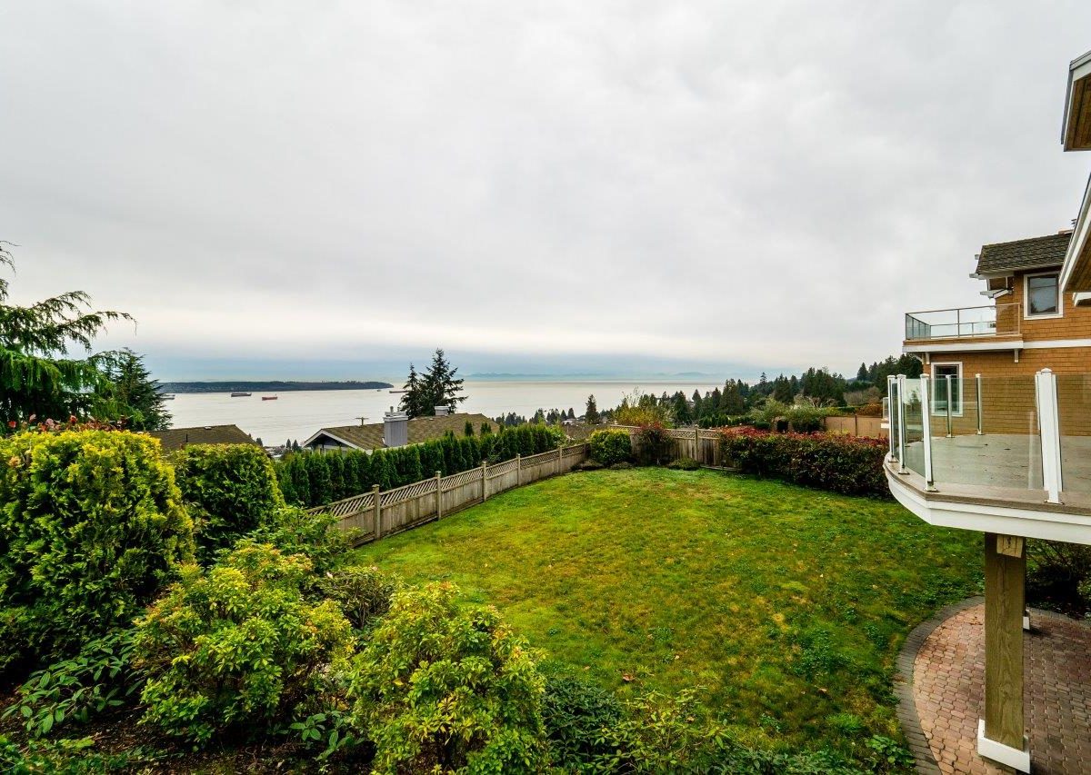 2326 Orchard Lane, West Vancouver V7V 4X6