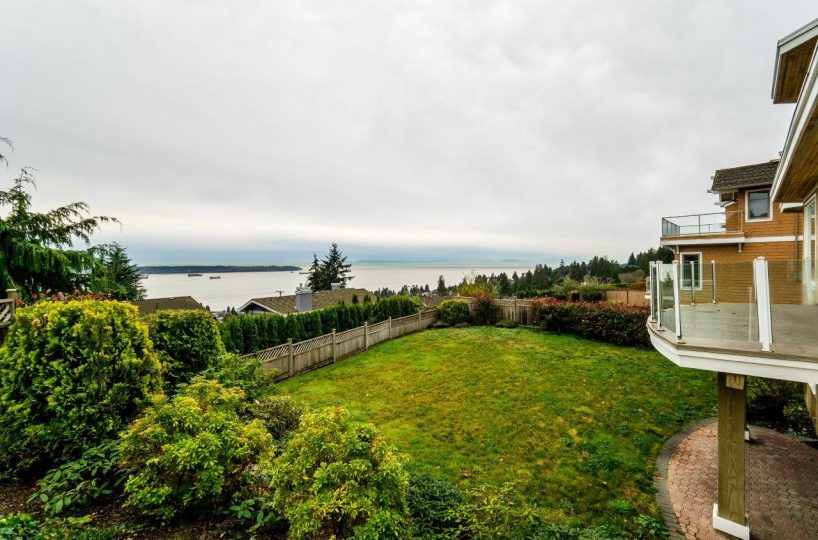 2326 Orchard Lane, West Vancouver V7V 4X6
