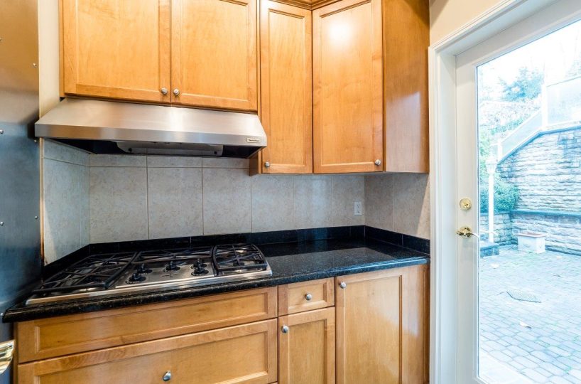 2326 Orchard Lane, West Vancouver V7V 4X6