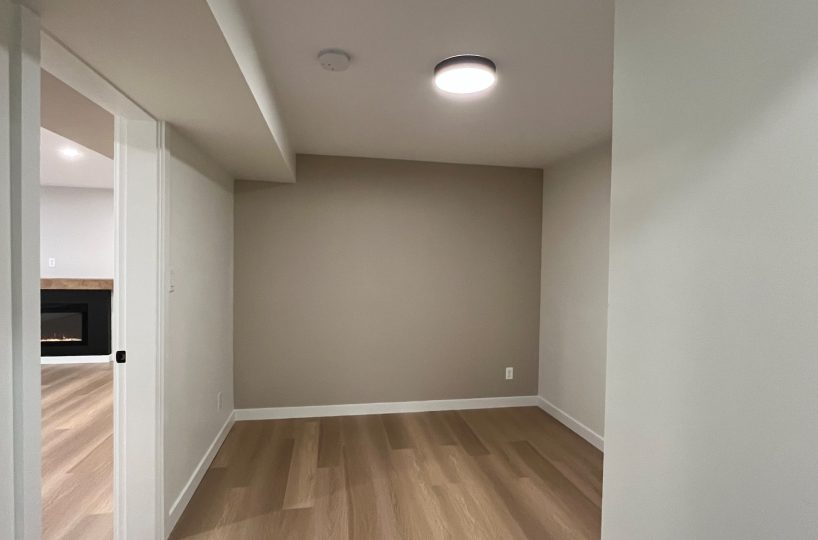Suite – 500 Brand Street, North Vancouver BC V7N 1G1