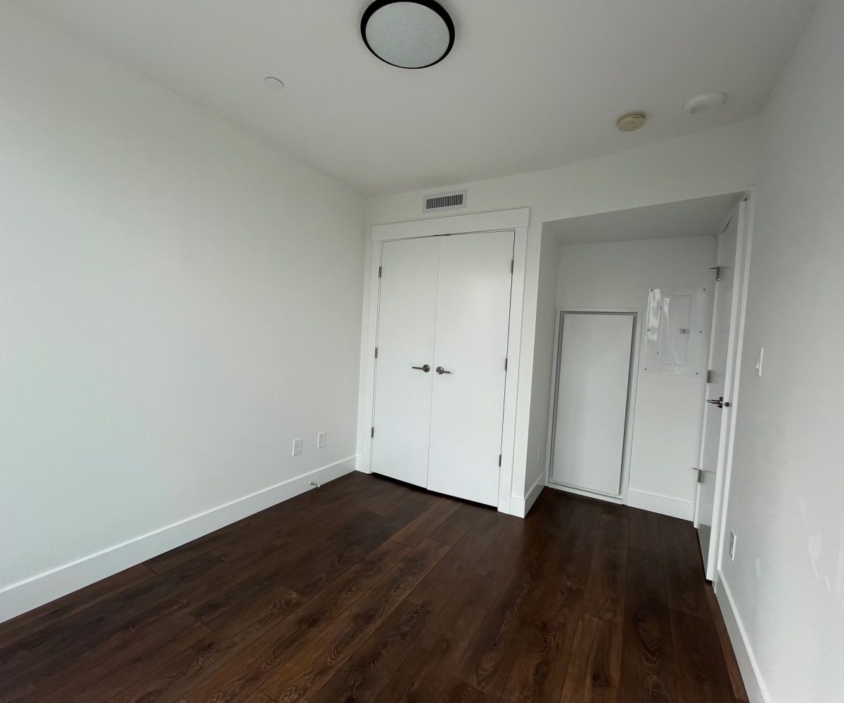 #2402 – 4711 Hazel Street, Burnaby, BC V5H 0J9