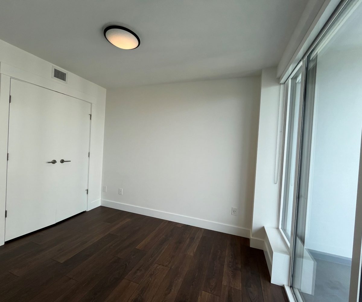 #2402 – 4711 Hazel Street, Burnaby, BC V5H 0J9