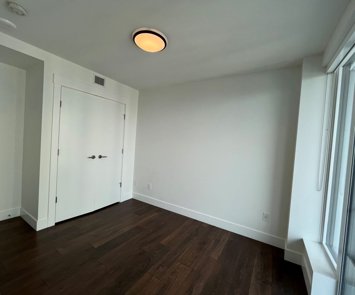 #2402 – 4711 Hazel Street, Burnaby, BC V5H 0J9