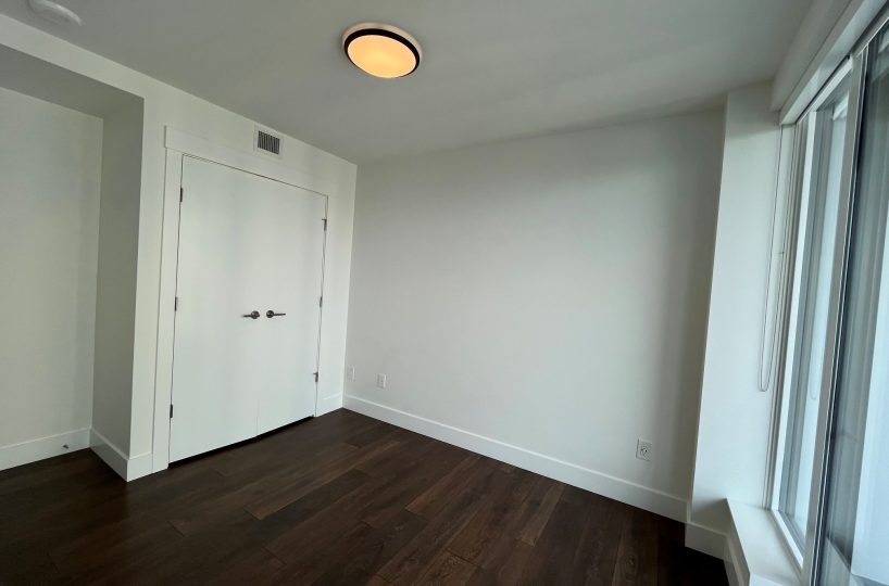 #2402 – 4711 Hazel Street, Burnaby, BC V5H 0J9