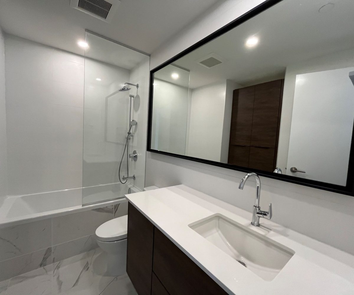 #2402 – 4711 Hazel Street, Burnaby, BC V5H 0J9