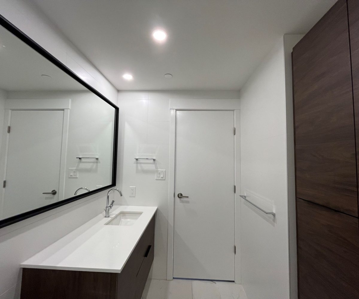 #2402 – 4711 Hazel Street, Burnaby, BC V5H 0J9